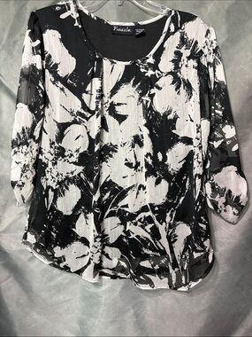 Frazzle Black & White Floral Blouse – Women's 3/4 Sleeve Top